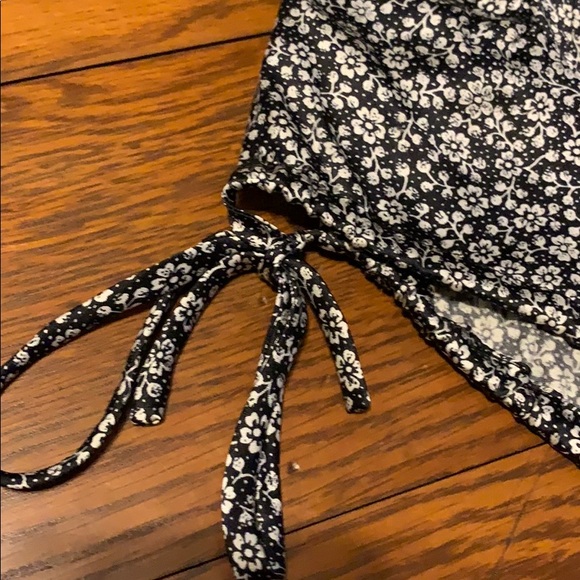 Express Wrap Top - Picture 4 of 5